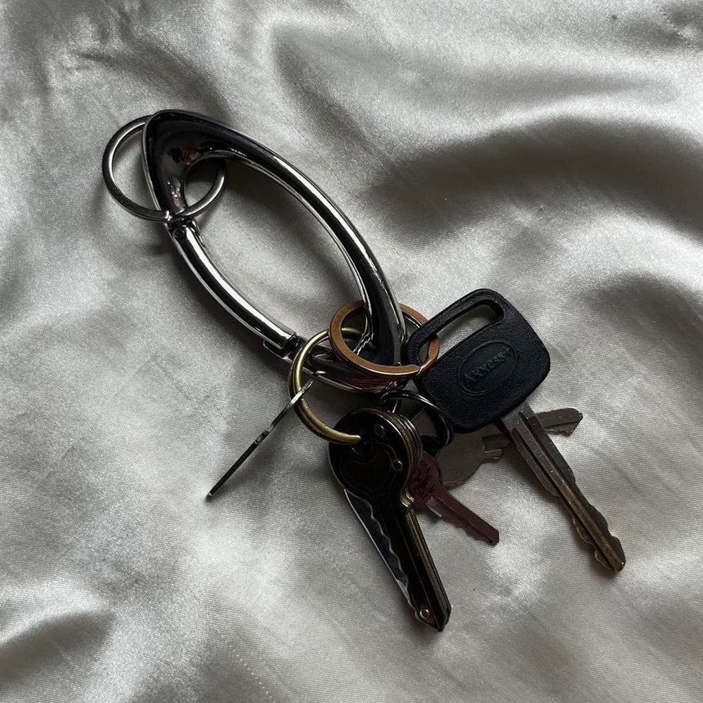ESSENTIAL CARABINER